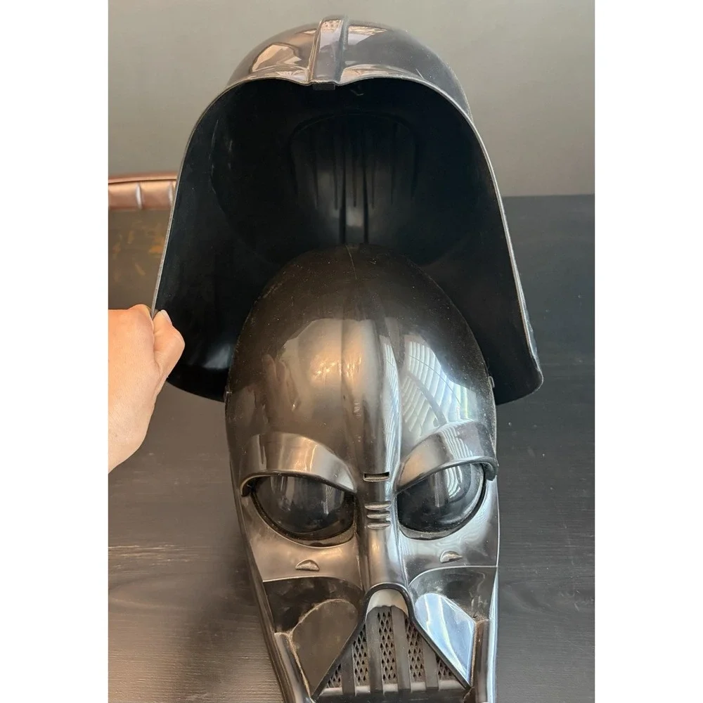 Star Wars Darth Vader Voice Changer/Helmet Mask 2004 Lucas Films No Sound